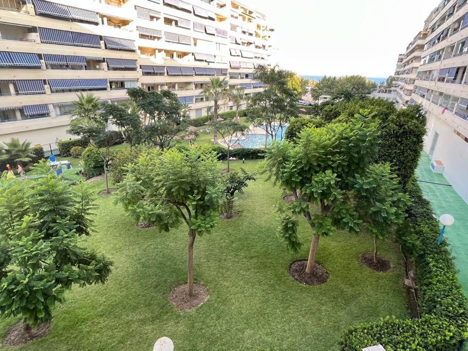 Marbella Piso En Casco Junto A Playa Piscina In Summer Season Εξωτερικό φωτογραφία
